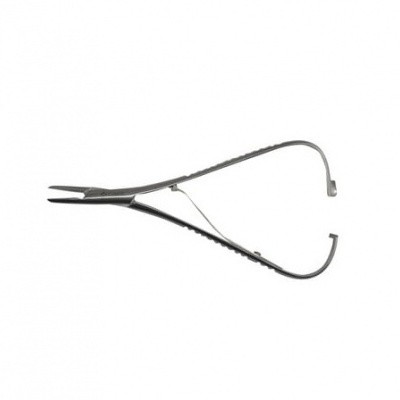 Ferramenta médica metálica prateada com lâminas finas.