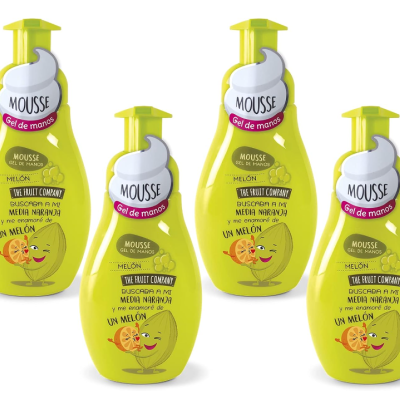 Quatro frascos amarelos de gel de mãos com dispensadores amarelos e rótulos ilustrados de melão