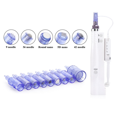 Aparelho elétrico branco com múltiplas pontas azuis intercambiáveis para cuidados estéticos