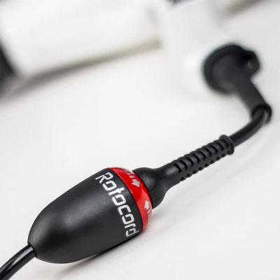 Cabo elétrico preto com conector e indicação vermelha 'Rotocord'