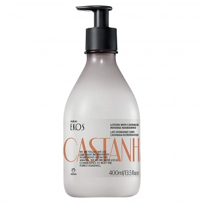 Frasco plastico branco esfumado com doseador preto, rotulo Natura Ekos Castanha