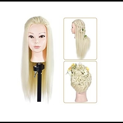 Cabeça de manequim com cabelo loiro comprido e penteados com flores