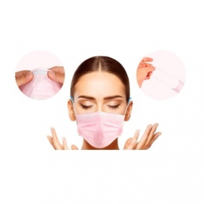 Mulher a usar máscara rosa para o rosto com detalhes de ajuste em imagens circulares