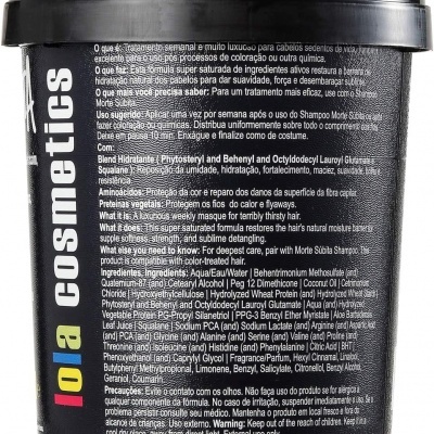 Pote preto de cosmético da lola cosmetics com texto em português no rótulo