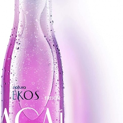 Frasco rosa translúcido de produto Natura Ekos Frescor Açaí com gotas de água
