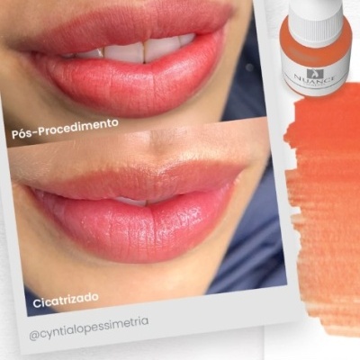 Antes e depois de lábios com produto NUANCE em embalagem pequena