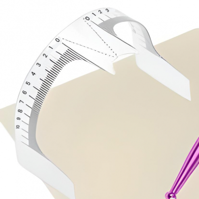 Medidor de altura corporal branco com escala numérica preta