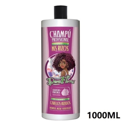 Frasco de champô profissional para cabelos encaracolados com rótulo rosa e ilustração de mulher com cabelo encaracolado