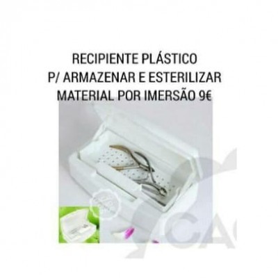 Recipiente plástico branco para armazenar e esterilizar