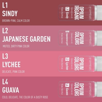 Quatro frascos de verniz de unhas OPUM ORGANIC COLORS em diferentes tons de rosa com fundo da mesma cor.