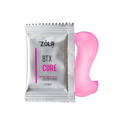 Saqueta prateada do produto Zola BTX Cure com textura rosa ao lado