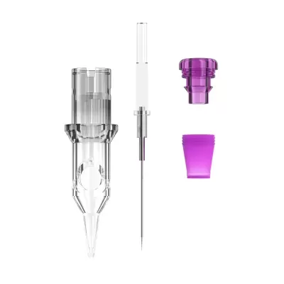 Componentes de agulha de tatuagem em plástico transparente e roxo sobre fundo branco