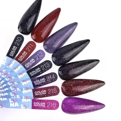 Amostras de verniz de unhas com cores brilhantes e etiquetas com números