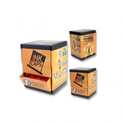 Caixa laranja e preta com texto INK CAPS e desenhos de personagens