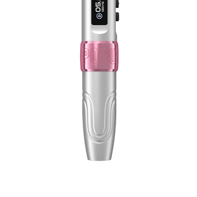 Dispositivo eletrônico prateado com visor digital e anel rosa