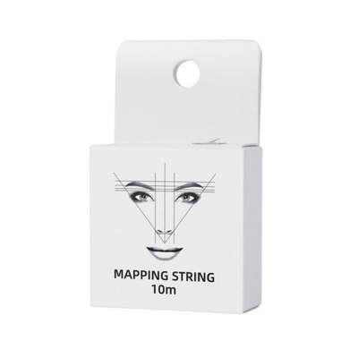 Embalagem branca com rosto ilustrado e texto MAPPING STRING 10m
