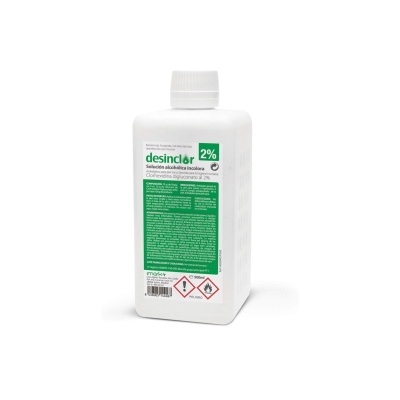 Frasco branco com rótulo verde e branco para solução alcoólica Desinclar 2%