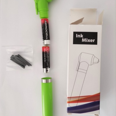 Misturador de tinta verde com pilhas AEROCELL, pontas agitadoras pretas e caixa Ink Mixer
