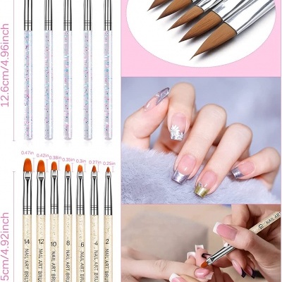 Conjunto de pincéis para unhas com cabos de madeira clara e pêlos sintéticos em vários tamanhos