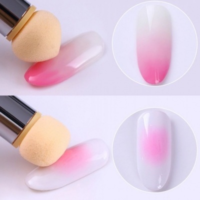 Técnicas de aplicação de esmalte com esponja para efeito degradê em unhas brancas com rosa