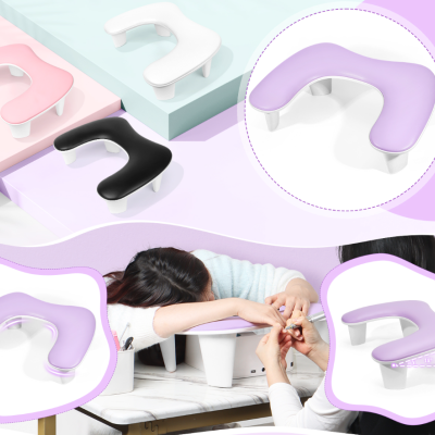 Apoios em U coloridos para braços usados em manicure