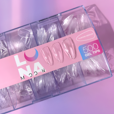 Caixa transparente com 500 unhas postiças em gel transparentes e rótulo rosa com texto