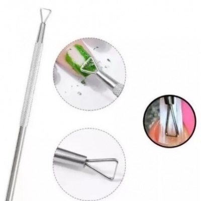 Ferramenta prateada de manicure com ponta triangular para cutículas