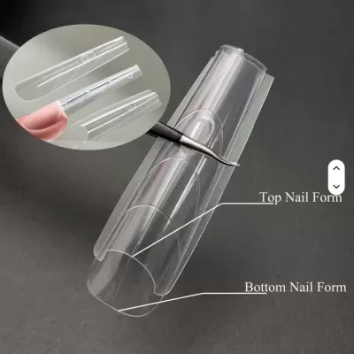 Forma transparente para unhas sobre fundo cinza