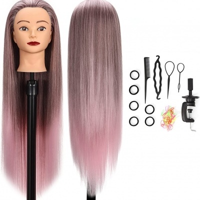 Cabeça de manequim com cabelo castanho e rosa e acessórios para cabelo