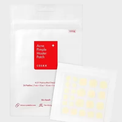 Pacote branco com patches redondos para acne da COSRX em fundo branco