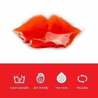 Pacote vermelho em forma de lábios com propriedades indicadas em faixa vermelha abaixo