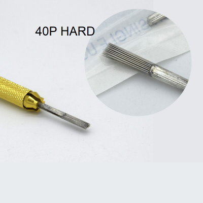 Ferramenta metálica dourada com ponta de lâminas finas prateadas e texto 40P HARD.