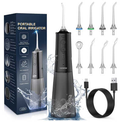 Irrigador oral portátil preto com 10 ponteiras, cabo USB e embalagem azul