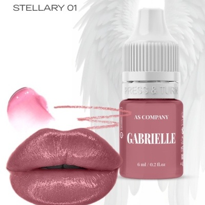 Produtos de maquilhagem batom líquido GABRIELLE, lápis labial STELLARY 01 e bálsamo RHODE em tons rosa com asas de anjo ao fundo