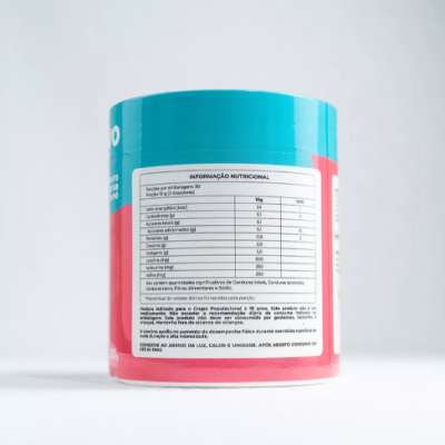 Frasco de suplemento alimentar com rótulo azul e vermelho exibindo tabela nutricional em português.