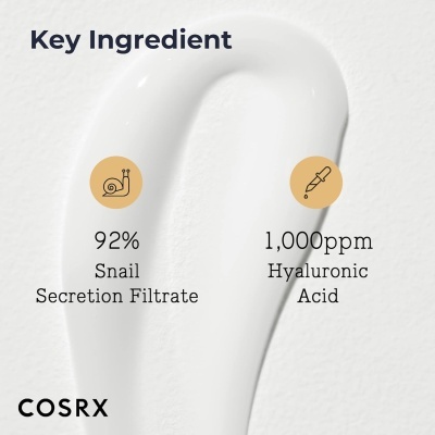 Textura de creme branco com ingredientes chave e logo COSRX
