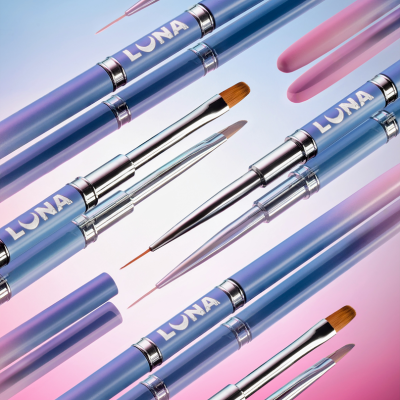 Conjunto de pincéis de maquilhagem com cabo azul e letras LUNA em branco