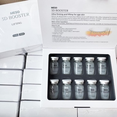 Caixas brancas com frascos MESO 3D BOOSTER organizados em espuma dentro de embalagem aberta.