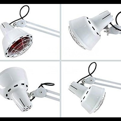 Lâmpada flexível branca com braço articulado e cabos pretos