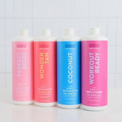Frascos de spray para bronzeamento Mine em várias cores com texto em fundo branco