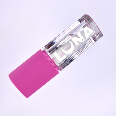 Frasco de verniz de unhas transparente com tampa rosa e texto branco LOMA