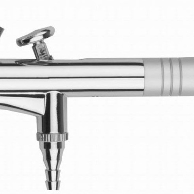 Aerógrafo de metal cromado com copo para tinta