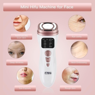 Mini Hifu Machine for Face dispositivo branco e rosa com ecrã digital no fundo rosa