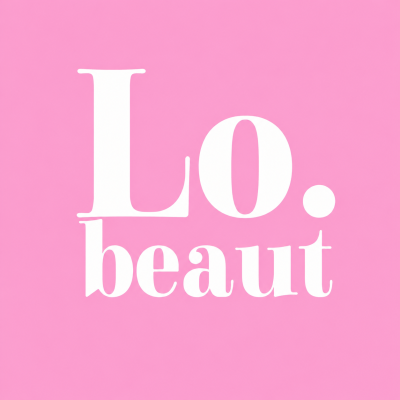 Texto branco Lo. beaut sobre fundo rosa