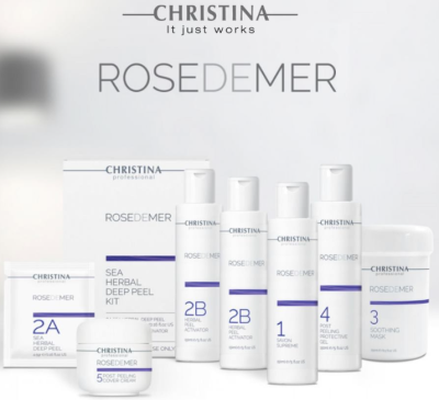 Produtos de cuidado de pele Christina Rose de Mer em embalagens brancas com texto azul e cinza