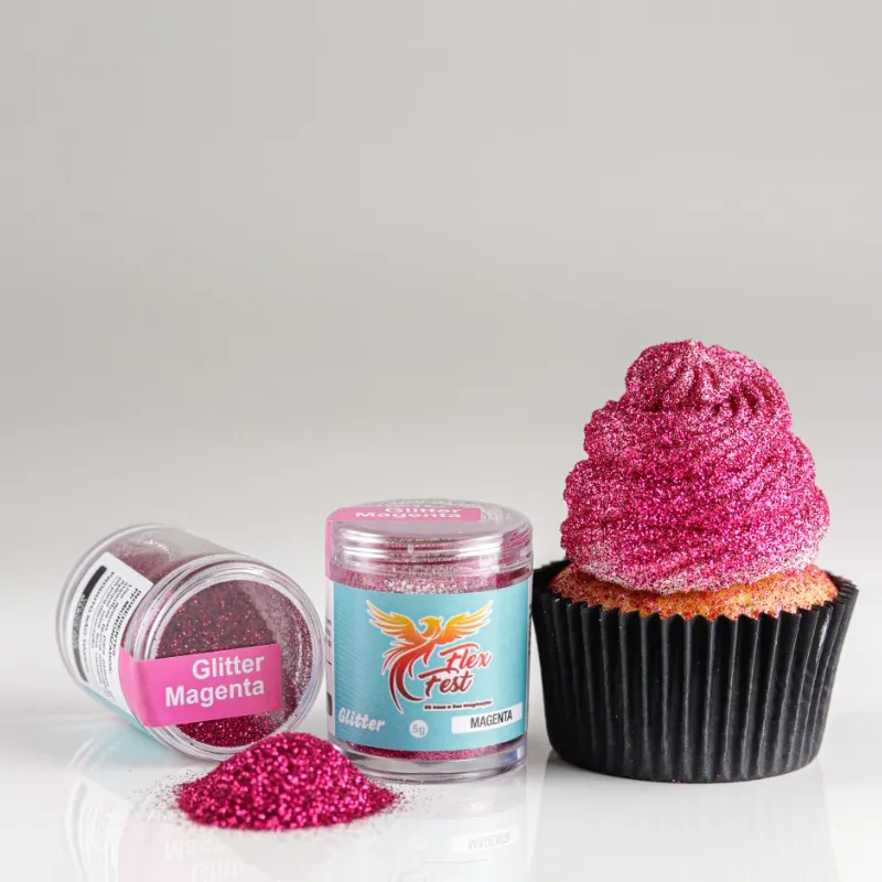 recipientes de glitter magenta e cupcake com cobertura cor magenta