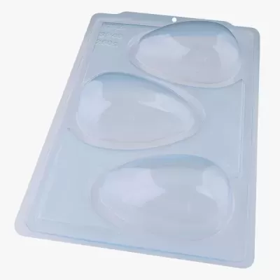 Molde plástico transparente com três cavidades em forma de ovo