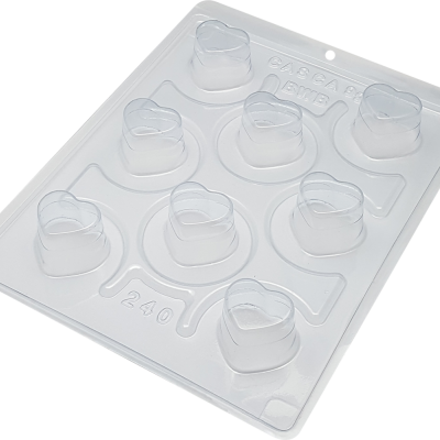 Forma de plástico transparente com nove moldes em formato de coração
