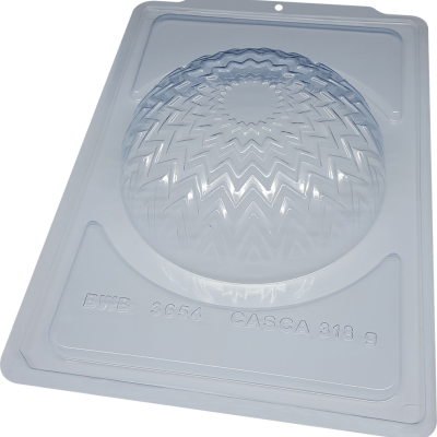 Forma plástica transparente para doces com padrão em ziguezague e texto em relevo