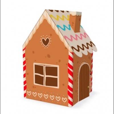 Casa decorativa que parece feita de bolo de gengibre, com detalhes coloridos e janelas desenhadas